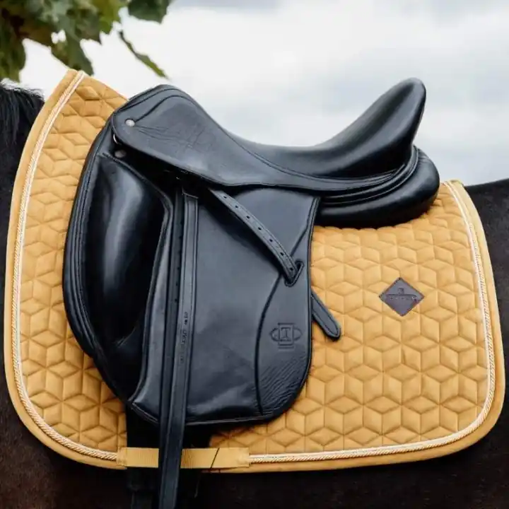 Begränsat antal Dressyrschabrak Velvet Senapsgul