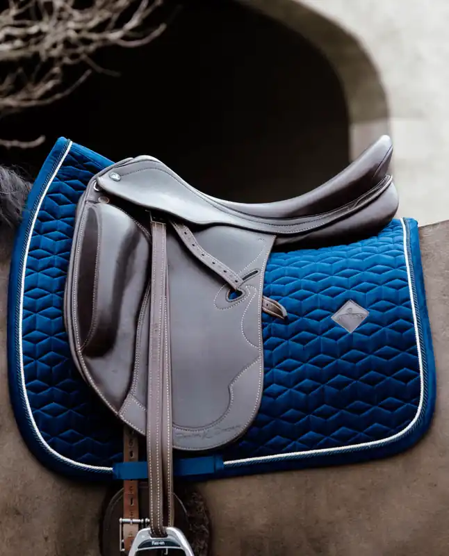 Dressyrmatta Basic Velvet från Kentucky Horsewear Rabatter