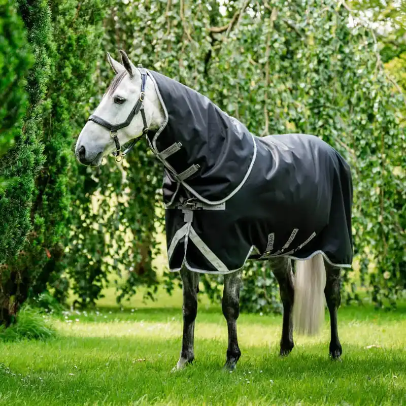 Kampanj Amigo Bravo 12 Plus Lite/ 100G med V-front från Horseware
